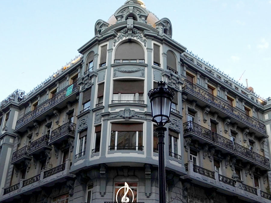 Rehabilitación de fachada de edificio antiguo en Donostia